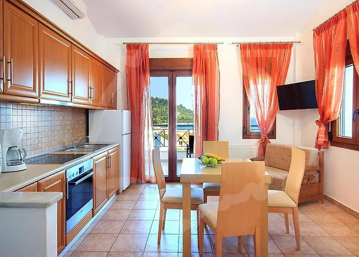 Loretta Maisonettes And Apartment *