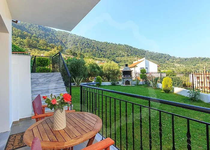 Loretta Maisonettes And Apartment *