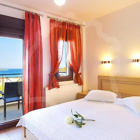 Loretta Maisonettes And Διαμέρισμα Χρυσή Αμμουδιά