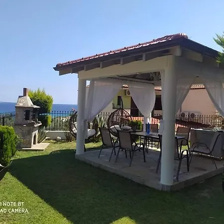 Loretta Maisonettes And Χρυσή Αμμουδιά